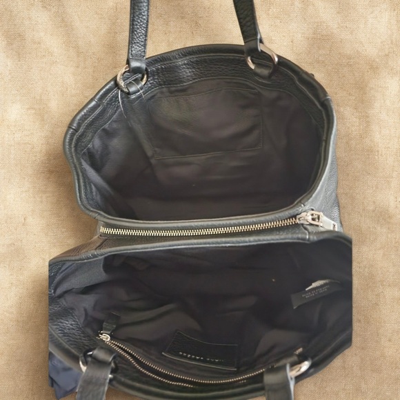 Marc Jacobs Maveric Leather Tote $595 - Picture 3 of 3